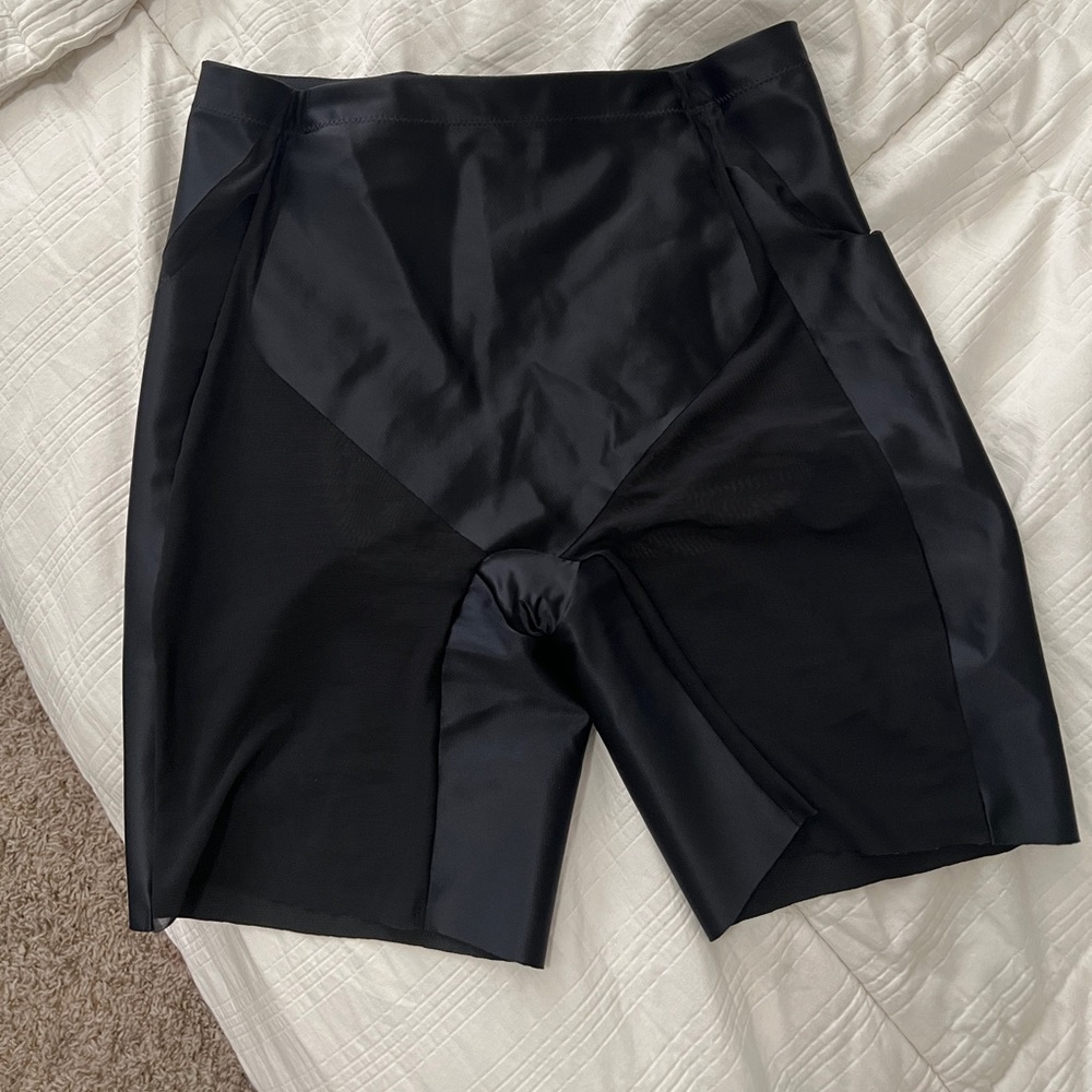 Mid-Thigh Shorts Spanx